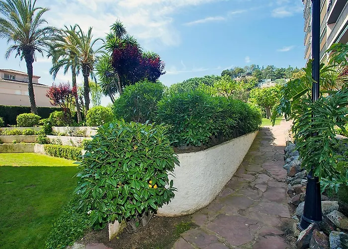 Edificio Blanqueries By Interhome * קאללה